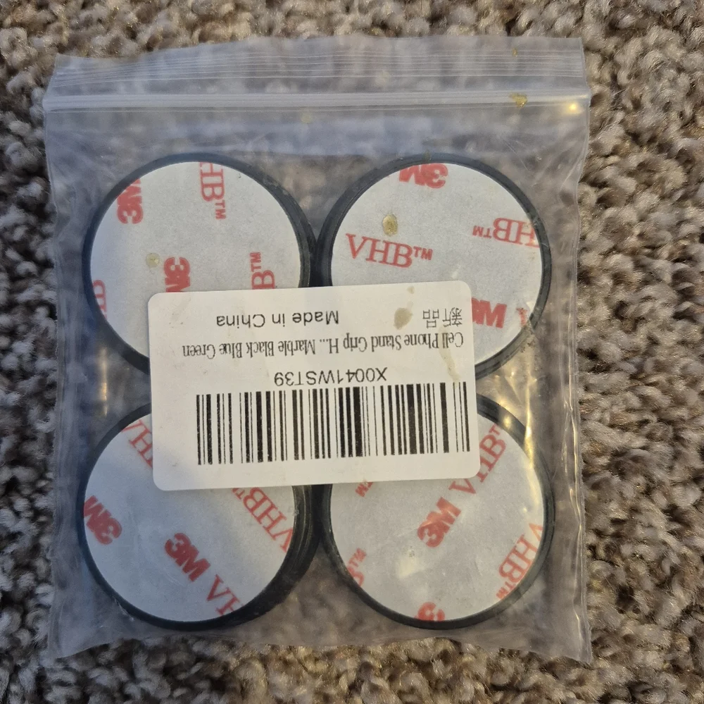 NIB 4 cell phone popsocke